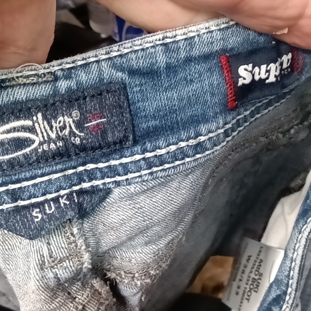 Silver Jeans Suki 26 Cut off Shorts - Picture 6 of 9